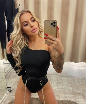 Злата, 22